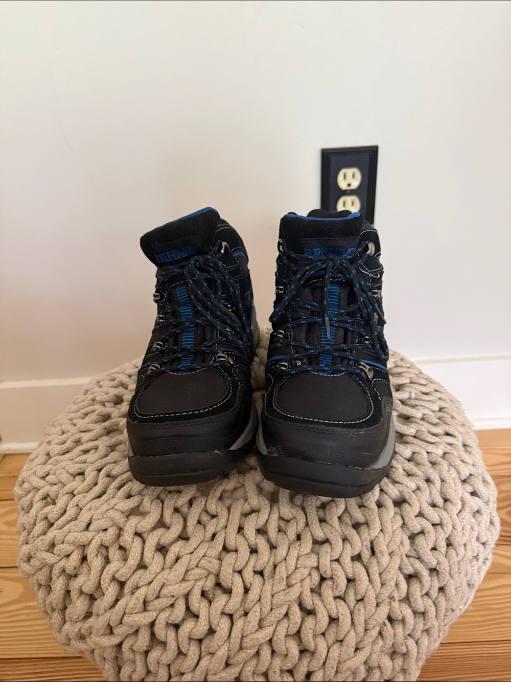 Men’s Size 7 1/2 Black and Blue Hiking Boots